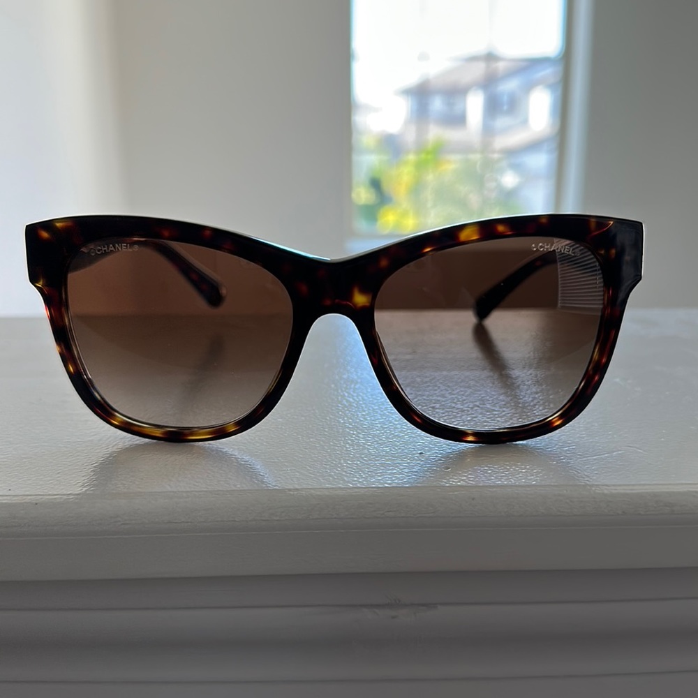Chanel brown tortoise women’s sunglasses CH5380 56GRAD